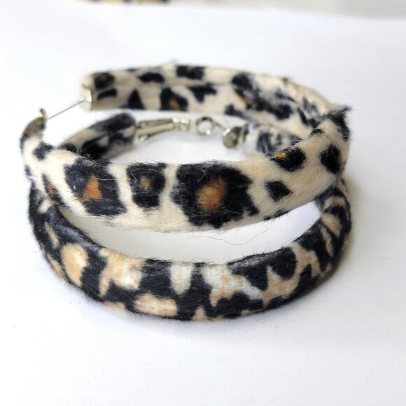 Fuzzy Animal Print Hoop Earrings - Picture 4 of 6